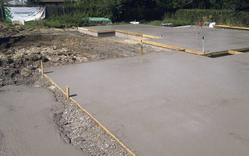 Как правильно залить бетон во дворе: технология