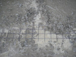 Заливка бетона в дождь